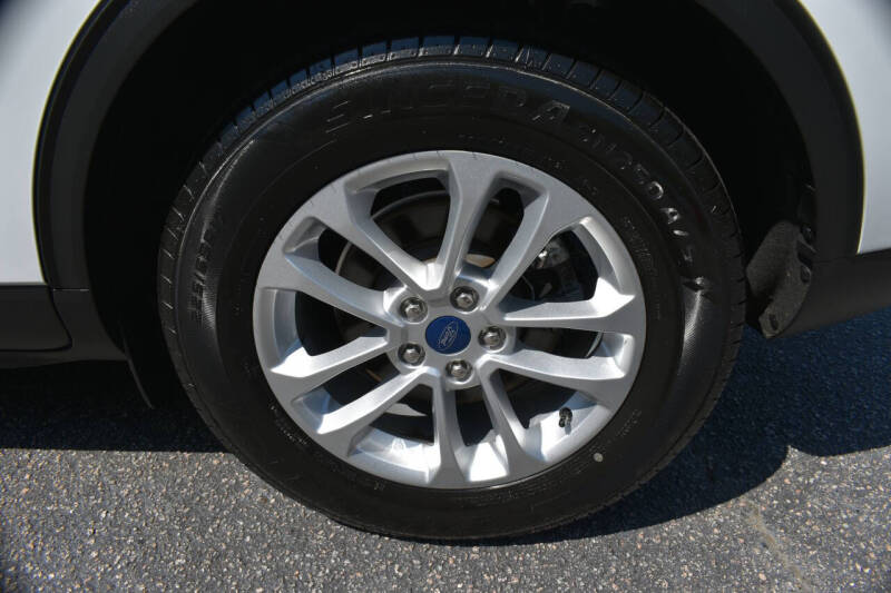 2020 Ford Escape SE