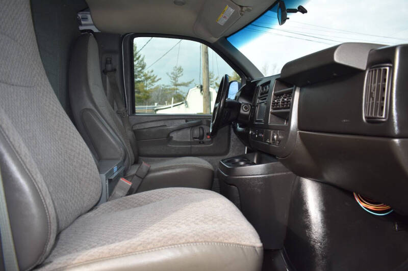 2015 Chevrolet Express Cargo Work Van photo 55