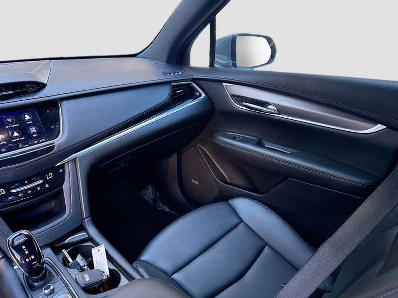 2023 Cadillac XT6 Luxury