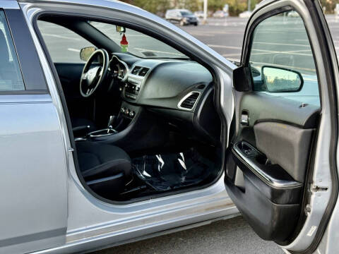 2012 Dodge Avenger SE