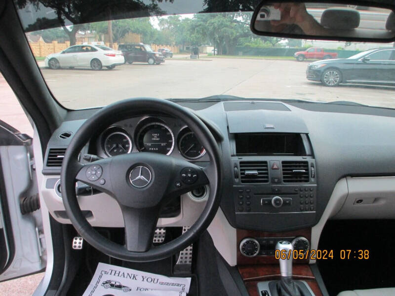 2010 Mercedes-Benz C-Class C300 Sport photo 7