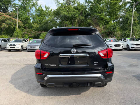2018 Nissan Pathfinder SV
