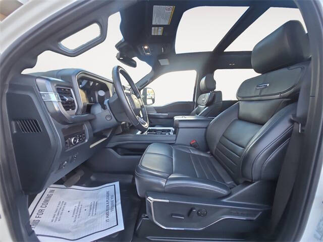 2025 Ford F-450 Super Duty Platinum