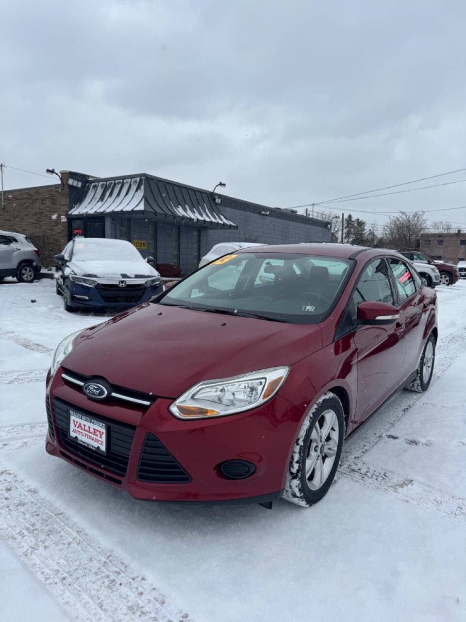 Red 2013 Ford Focus SE SE 4dr Sedan 2