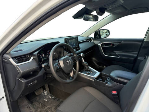 2020 Toyota RAV4 Hybrid LE