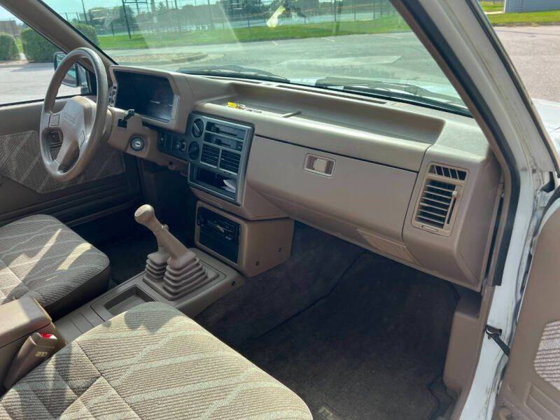 1993 Mazda B2600i