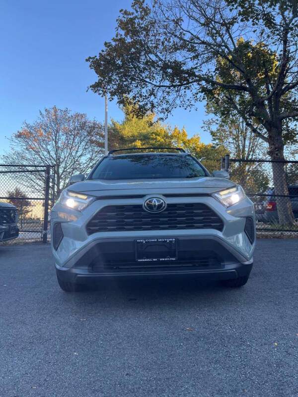 2023 Toyota RAV4 XLE's photo