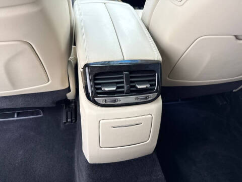 2019 Genesis G90