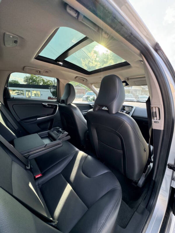 2016 Volvo XC60 T5 Drive-E Premier