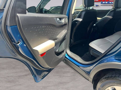 2020 Ford Escape Titanium