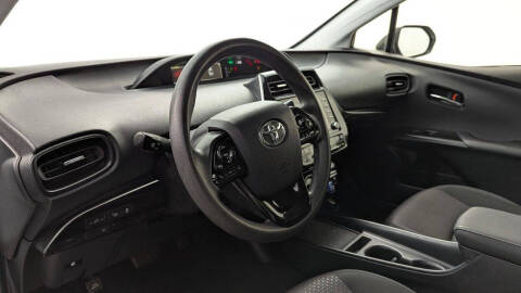 2022 Toyota Prius LE