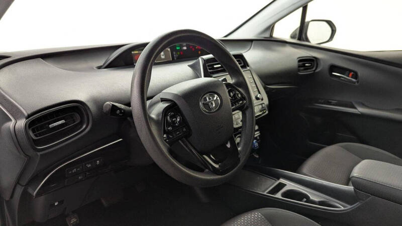 2022 Toyota Prius LE