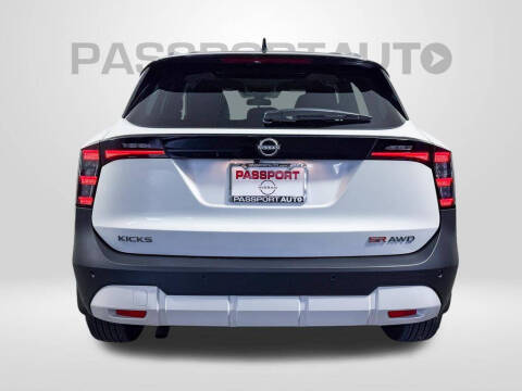 2025 Nissan Kicks SR