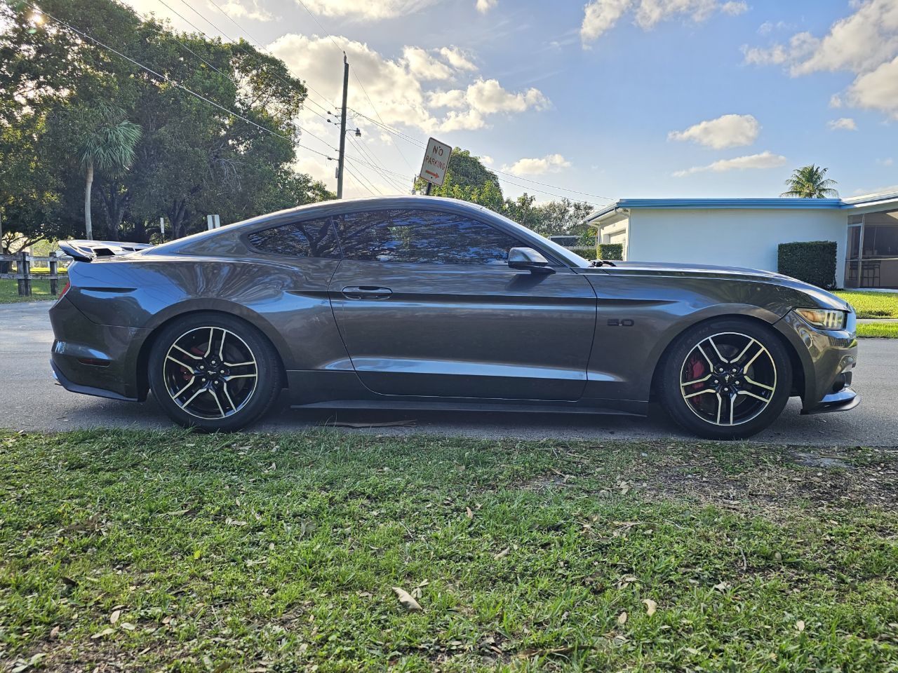 2015 FORD Mustang Coupe - $21,025