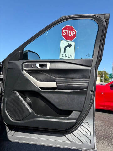 2024 Ford Explorer XLT