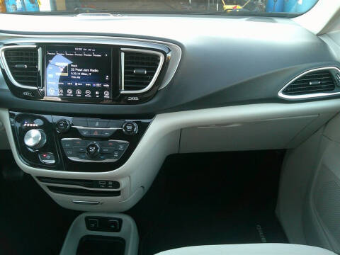 2017 Chrysler Pacifica Hybrid Touring Plus