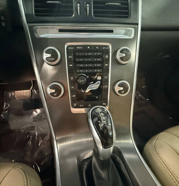 2016 Volvo XC60 T6 Drive-E