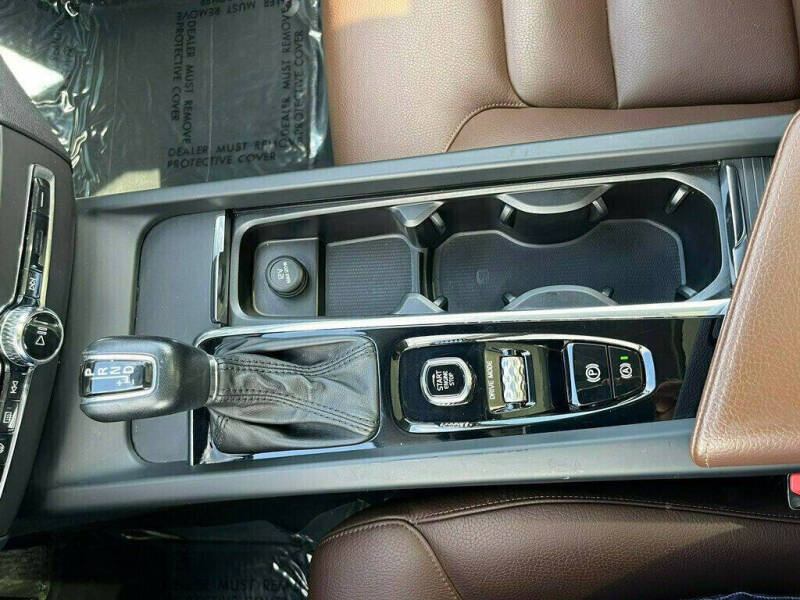 2018 Volvo XC60 T5 Momentum