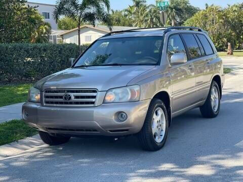 2005 Toyota Highlander for sale at L G AUTO SALES in Boynton Beach FL