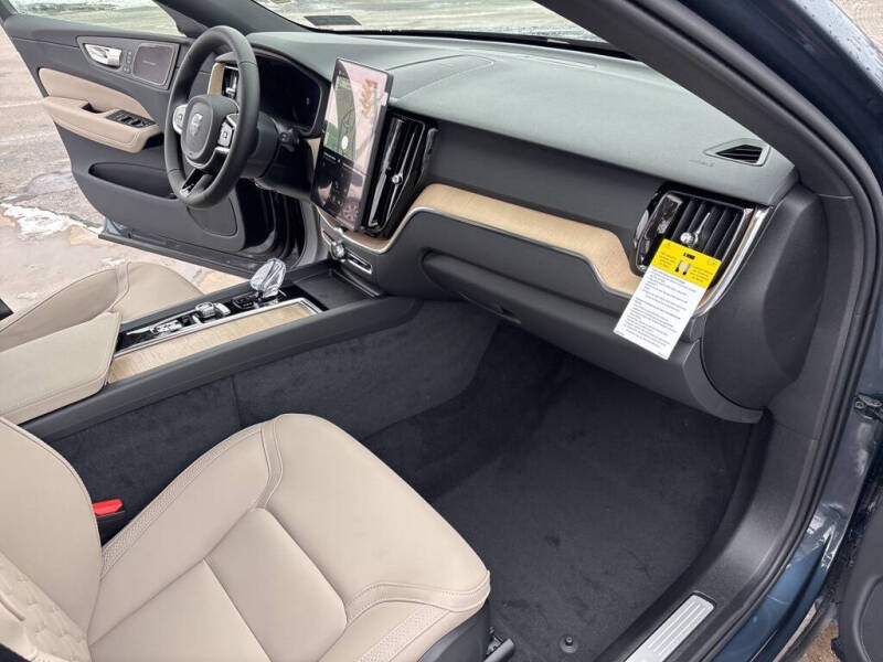 2026 Volvo XC60 B5 Plus