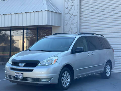 2005 Toyota Sienna for sale at Autoaffari LLC in Sacramento CA