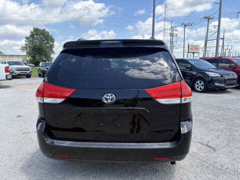2011 Toyota Sienna XLE 8-Passenger