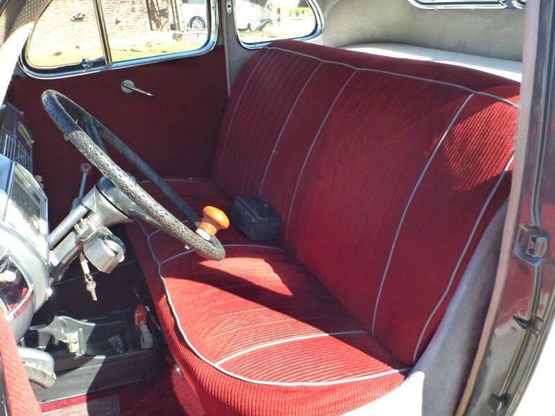 1940 Ford Deluxe