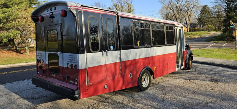 2014 Ford F-550 Shuttle Bus