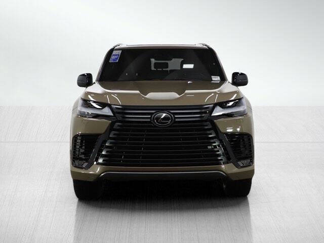 2025 Lexus LX 700h Overtrail