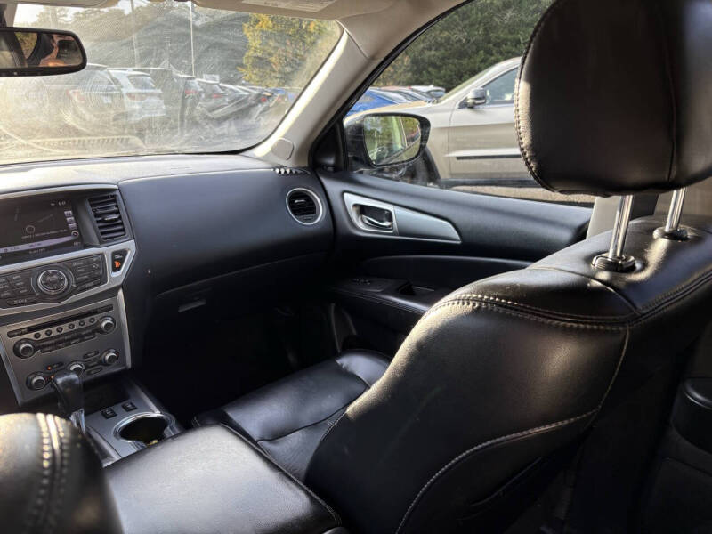 2017 Nissan Pathfinder SL