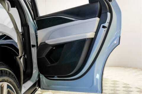 2024 Cadillac LYRIQ Luxury 1