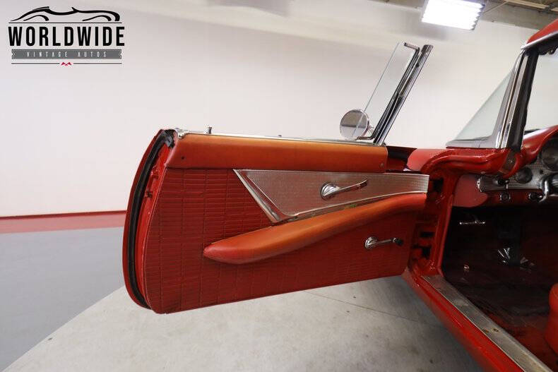 1957 Ford Thunderbird