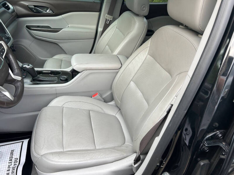 2017 GMC Acadia SLT-1