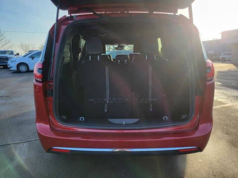 2026 Chrysler Pacifica Select