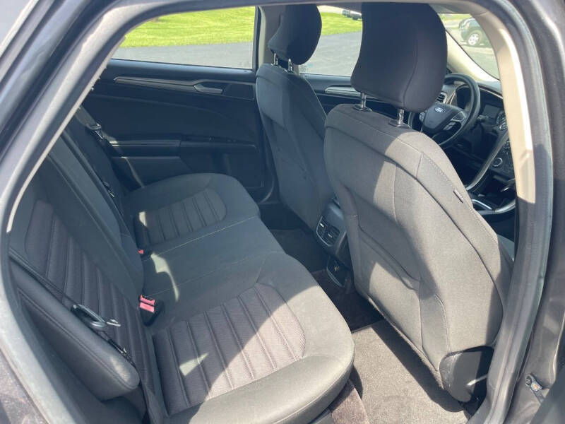2017 Ford Fusion SE