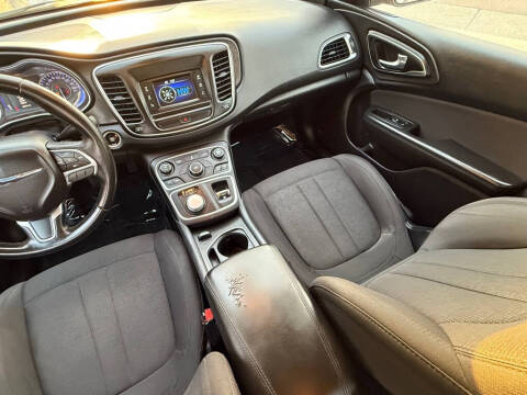 2016 Chrysler 200 Touring