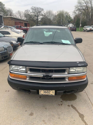 2004 Chevrolet Blazer for sale at Knowlton Motors, Inc. in Freeport IL