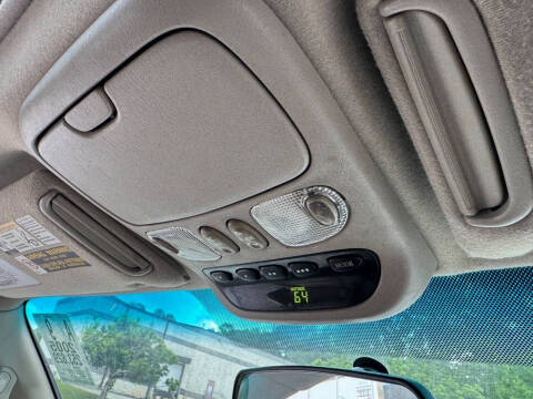 2005 Toyota Sequoia SR5