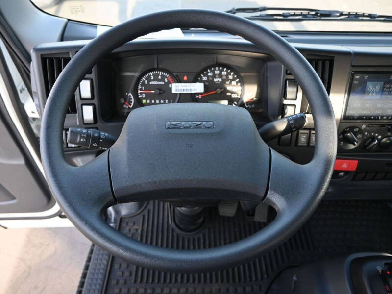 2024 Isuzu NPR HD 1F2