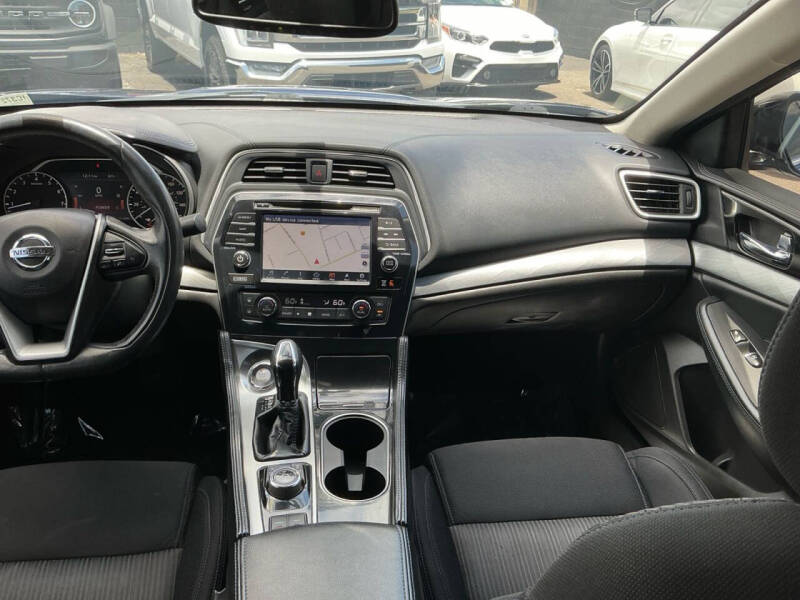 2017 Nissan Maxima