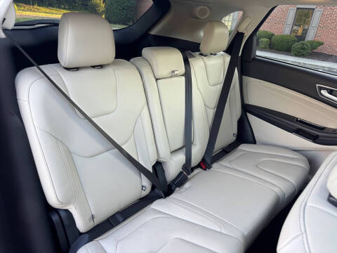 2020 Ford Edge Titanium