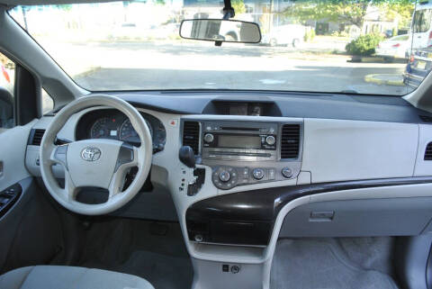 2011 Toyota Sienna Base 7-Passenger