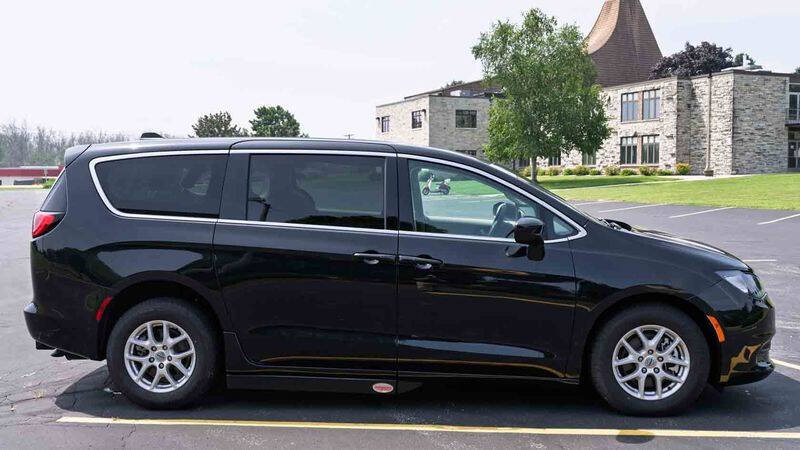 2024 Chrysler Voyager LX