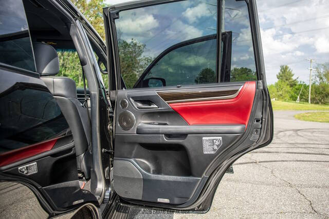 2021 Lexus LX 570 Three-Row