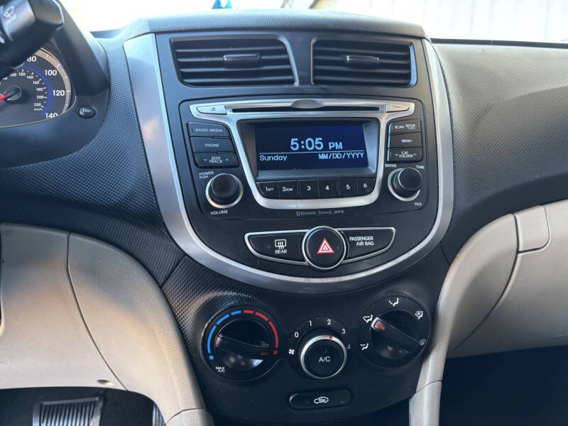 2016 Hyundai Accent SE