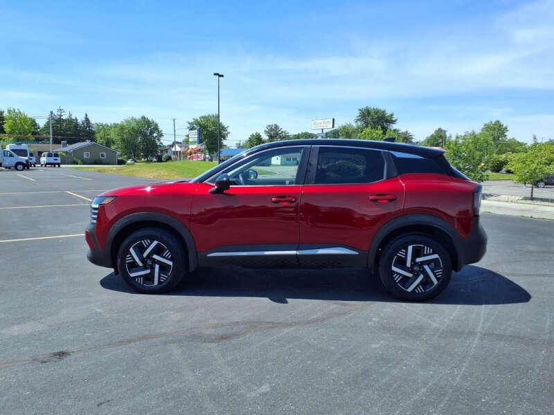 2025 Nissan Kicks SV