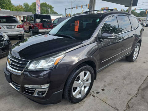 2013 Chevrolet Traverse for sale at SpringField Select Autos in Springfield IL