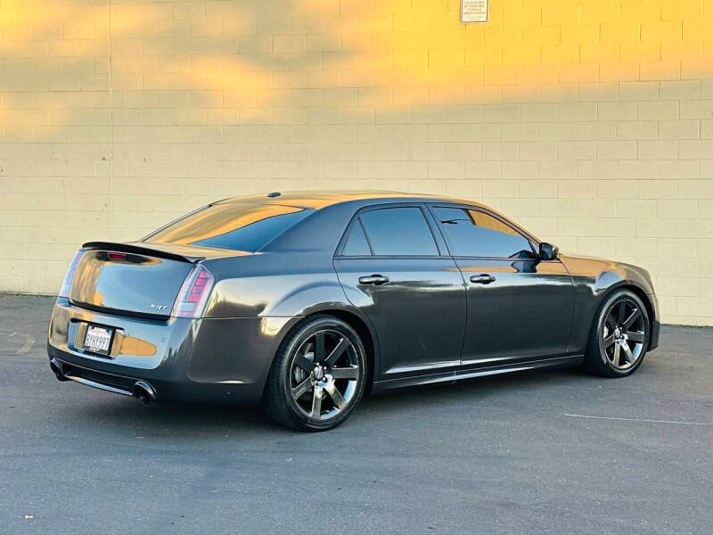 2014 Chrysler 300 SRT8