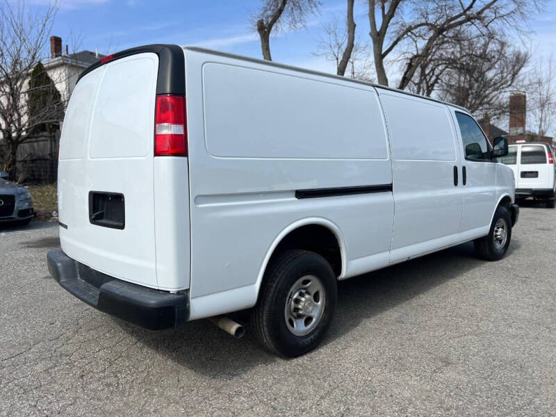 2023 Chevrolet Express 2500