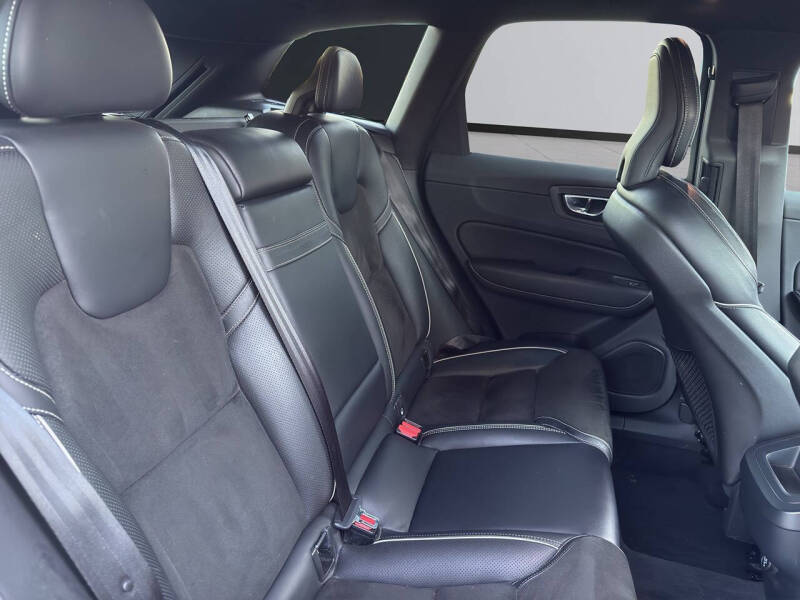 2019 Volvo XC60 T5 R-Design